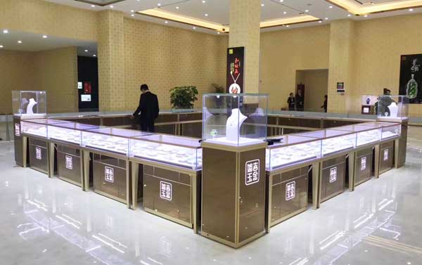 黃金柜臺(tái)展示柜定做哪家好?